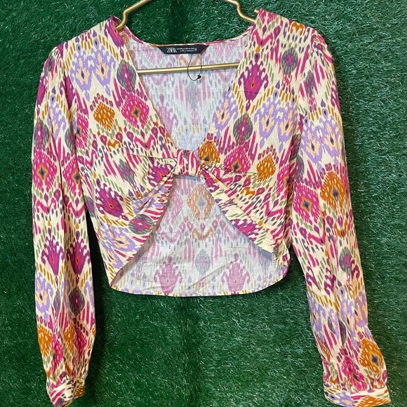 New ZARA Woman Top for that special someone - Picture 3 of 6